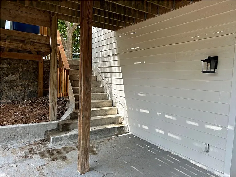 559 Angier Ave NE — Photo 26