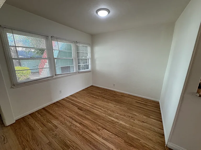 902 Alandele Ave #902 — Photo 17