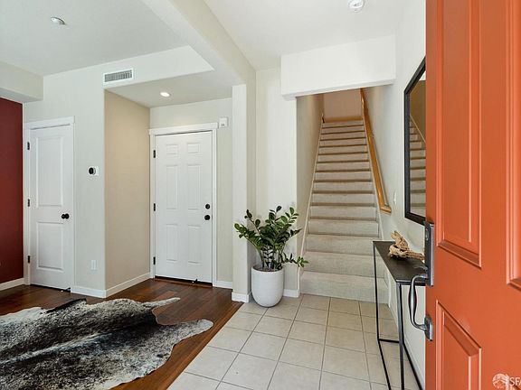 3rd image of 110 Emerald Cove Ter