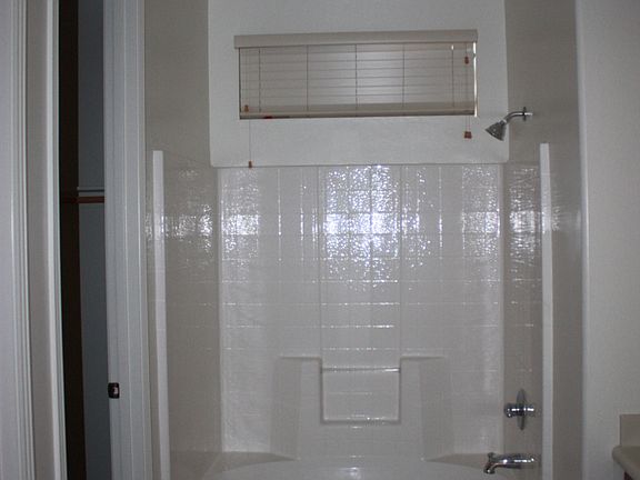 5th image of 1169 E JARDIN Street