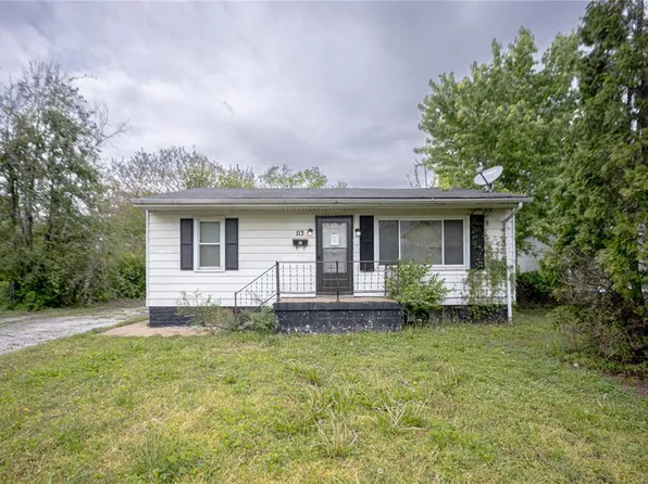 113 Blue Water Ln, Cahokia, IL 62206