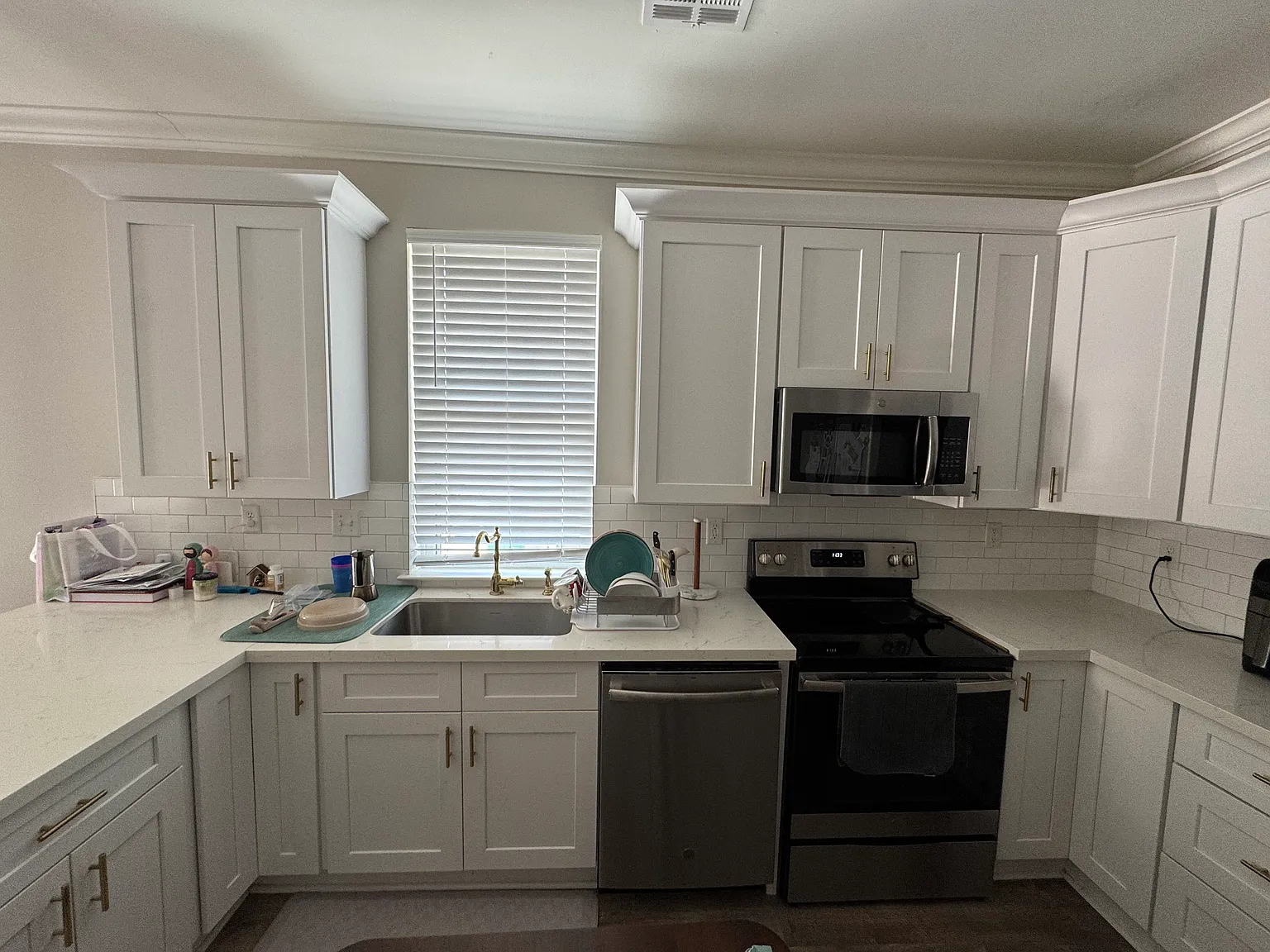 2 bed, 700 sqft, $2,100 — Photo 2