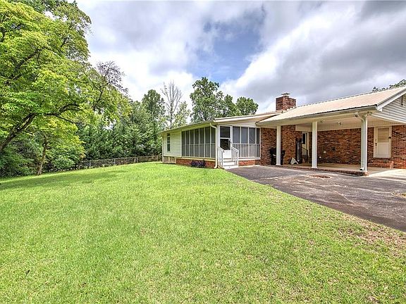 5th image of 3442 Forest Hill Rd