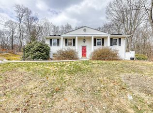 70 Gretna Hill Rd, Pleasant Valley, NY 12569