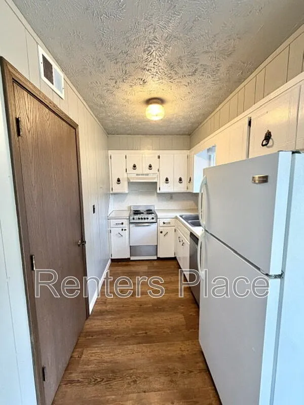 1 bed, 1.0 bath, 607 sqft, $700 — Photo 3