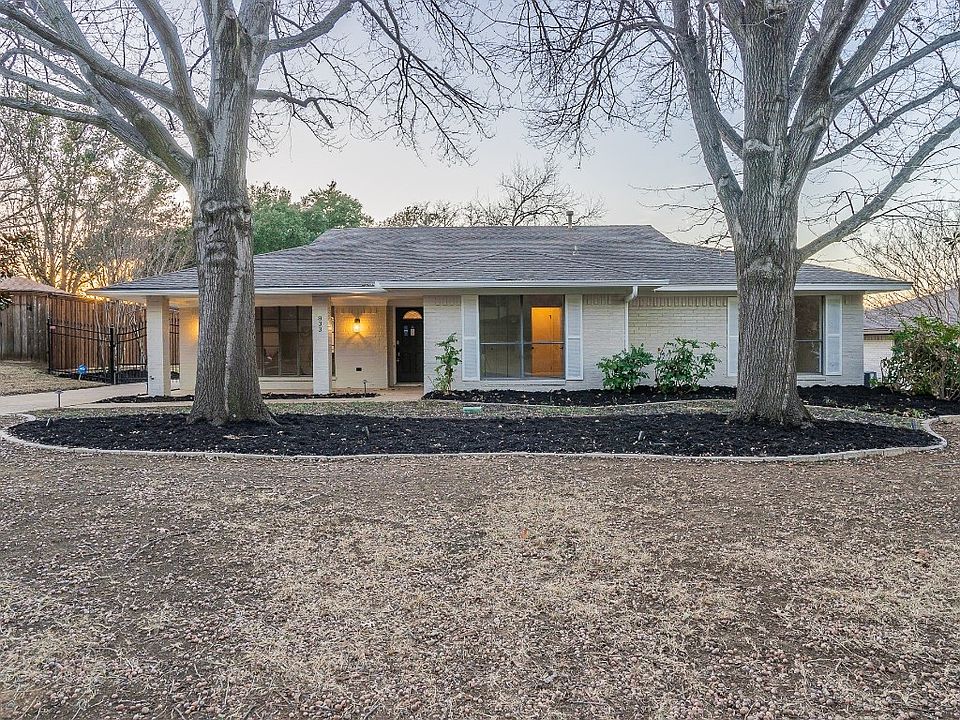 1st image of 833 Kings Canyon Dr