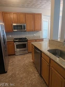 4th image of 9553 18th Bay St