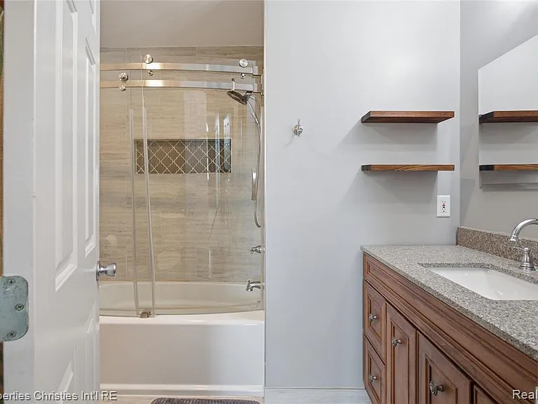 6474 Bedview Dr — Photo 38