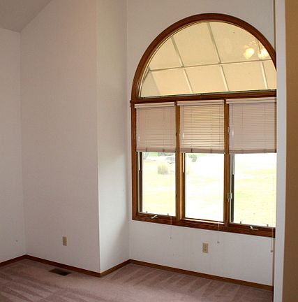 4th image of 8738 S Ida Cir