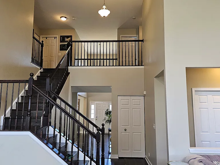 1685 White Oak Ln — Photo 4