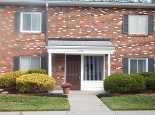 10 Lost Mountain Trl, Rochester, NY 14625