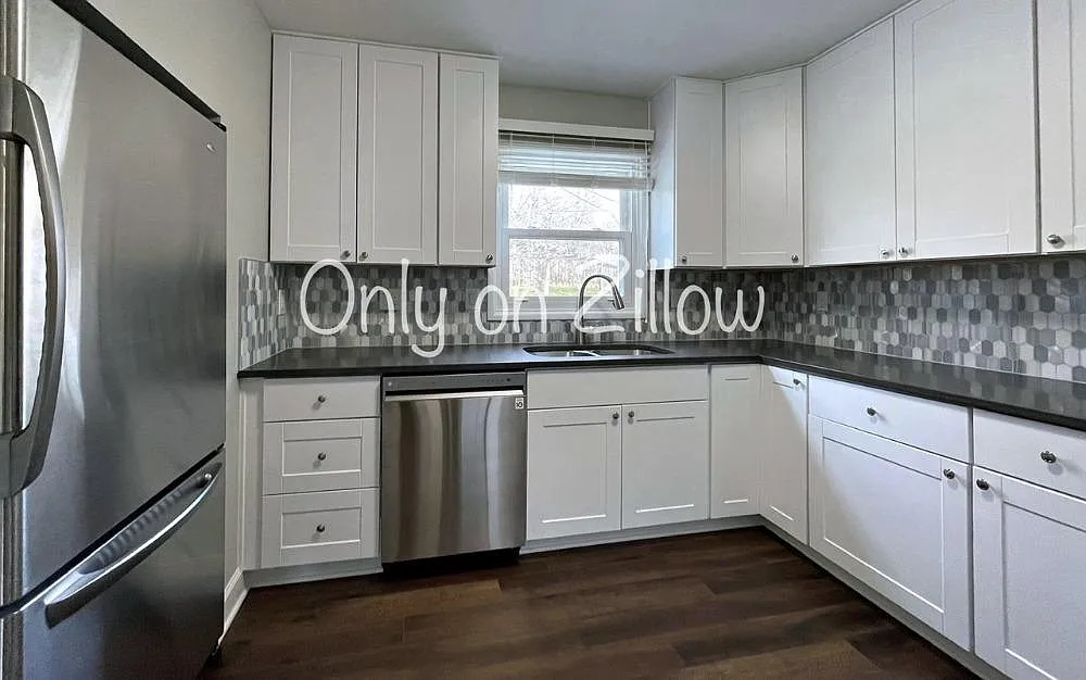 2 bed, 864 sqft, $2,100 — Photo 3