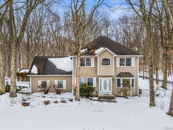 169 Hickory Street, Port Jefferson, NY 11776