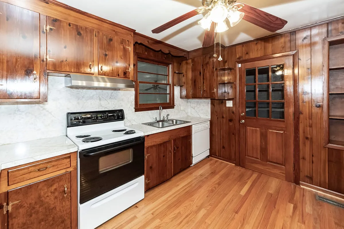 453 Wade Hampton Drive — Photo 4