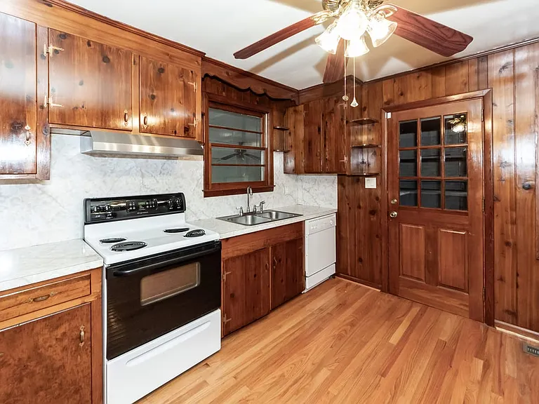 453 Wade Hampton Dr — Photo 20