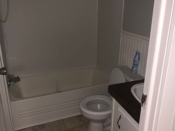 3rd image of 30 Edsel Dr
