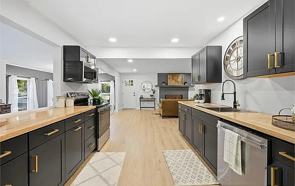 1112 Guyer St — Photo 23