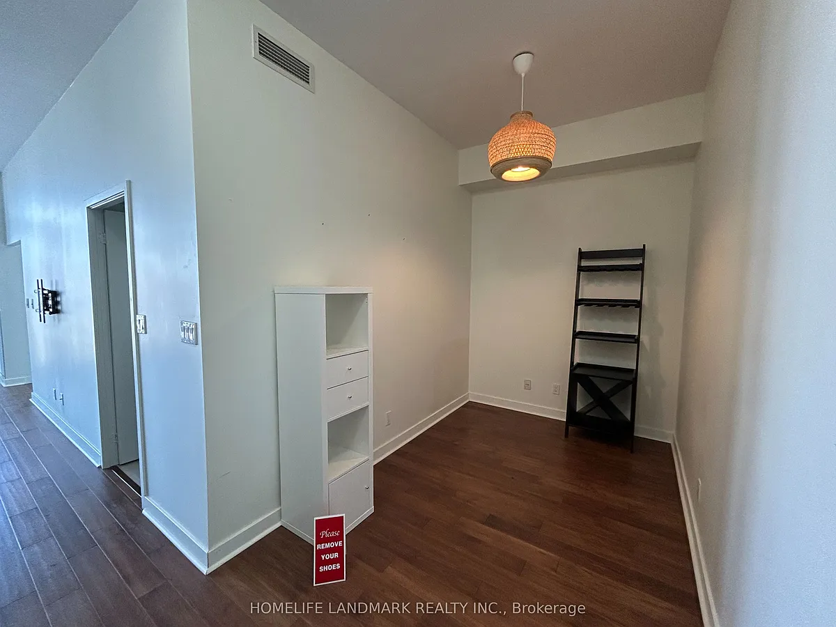 Building Photo - 126 Simcoe St #2206