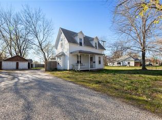 904 S Willow St, Ottawa, KS 66067