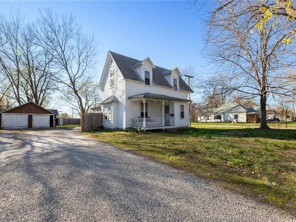 904 S Willow St, Ottawa, KS 66067