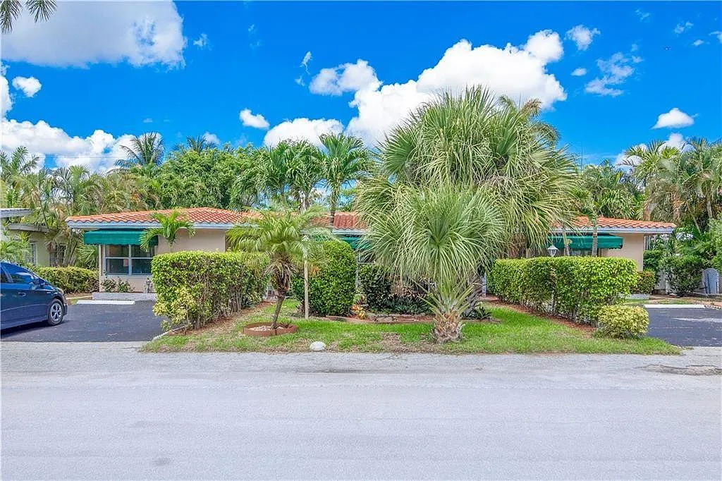 2 bed, 3.0 bath, 1200 sqft, $10,000 — Photo 2