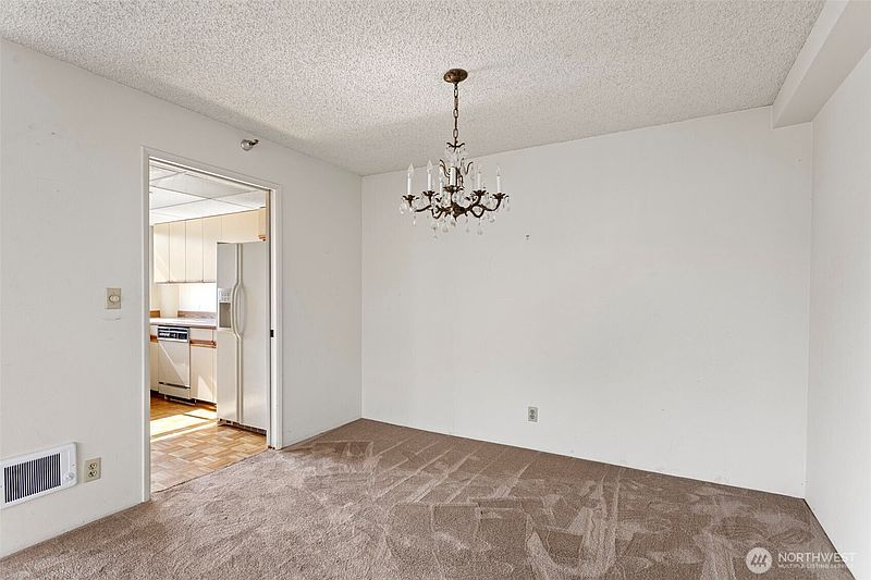 5th image of 1120 Spring Street #1404
