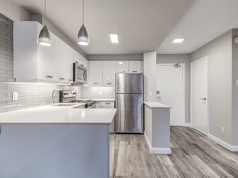 88 Erskine Ave — Photo 44