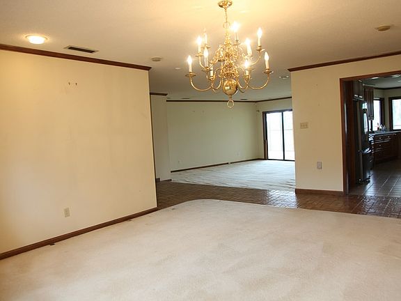 3rd image of 816 S Lakeshore Dr