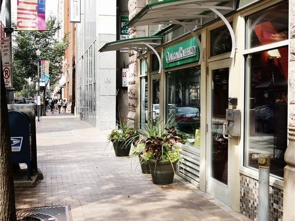 941 Penn Ave APT 202, Pittsburgh, PA 15222