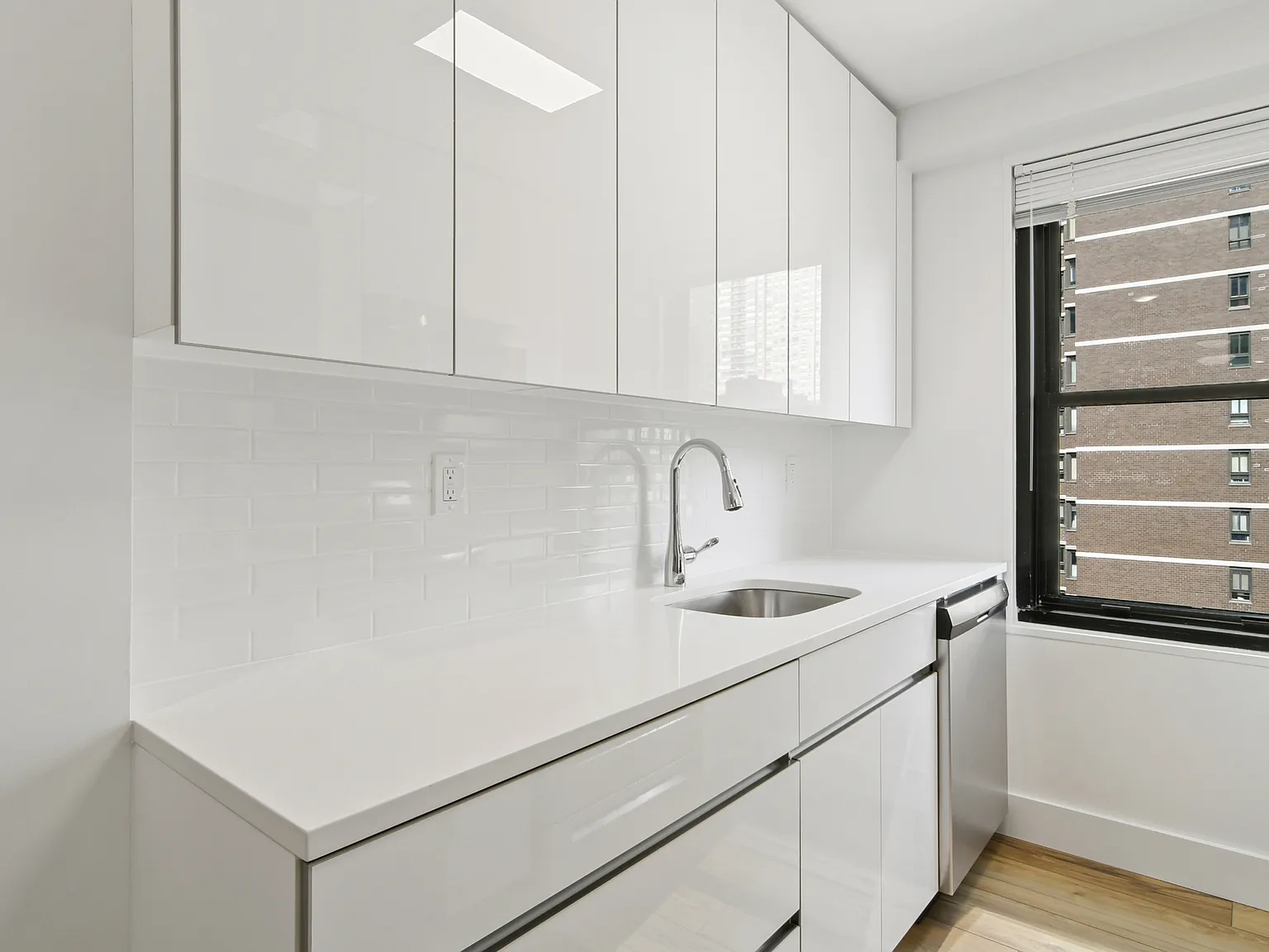 330 West 58th Street — Photo 4