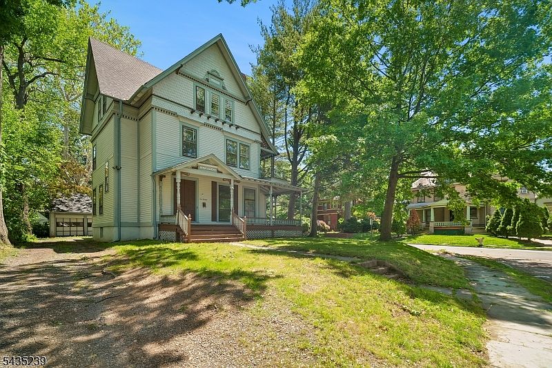 1st image of 113 Park Pl