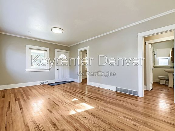 5th image of 4324 Stuart St