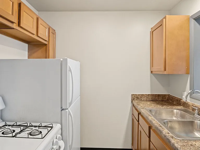 District on Oakwood - Northside Apartments — Photo 30
