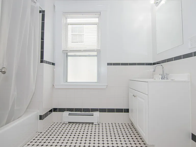 12 Chester St #1 — Photo 2