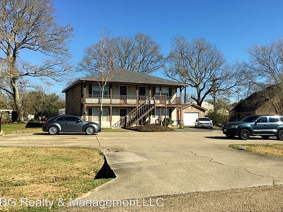 2nd image of 416 Vieux Orleans Cir APT D