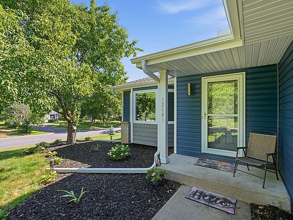 3rd image of 12481 Ilex St NW