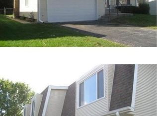 810 N Van Auken St, Elmhurst, IL 60126