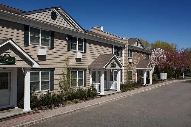 Fairfield at Lake Grove — Photo 3