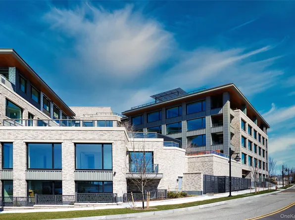 4 Lighthouse Landing #424, Sleepy Hollow, NY 10591