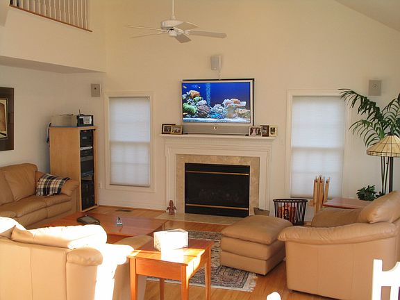 Great Room w/ Gas Fireplace 