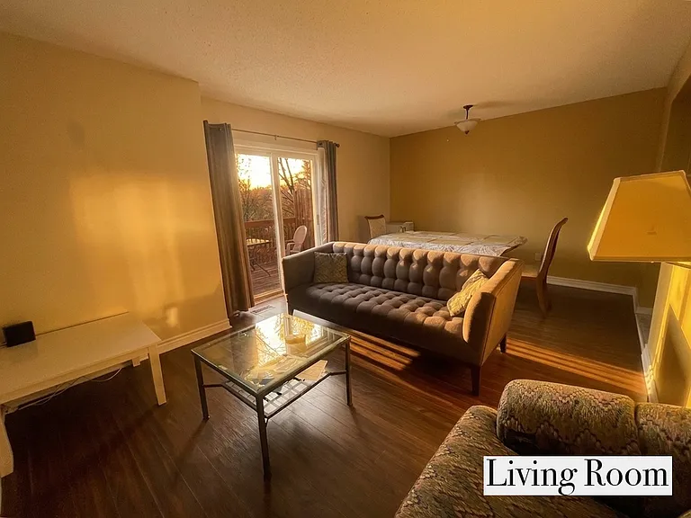 1055 Gordon St — Photo 2