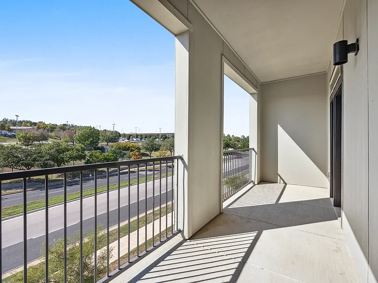 Radius on Grove — Photo 28