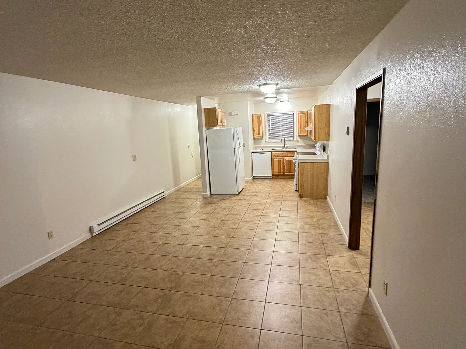 2 bed, 750 sqft, $1,225 — Photo 4