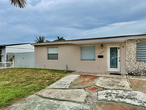 2614 Sheridan St Photo 1