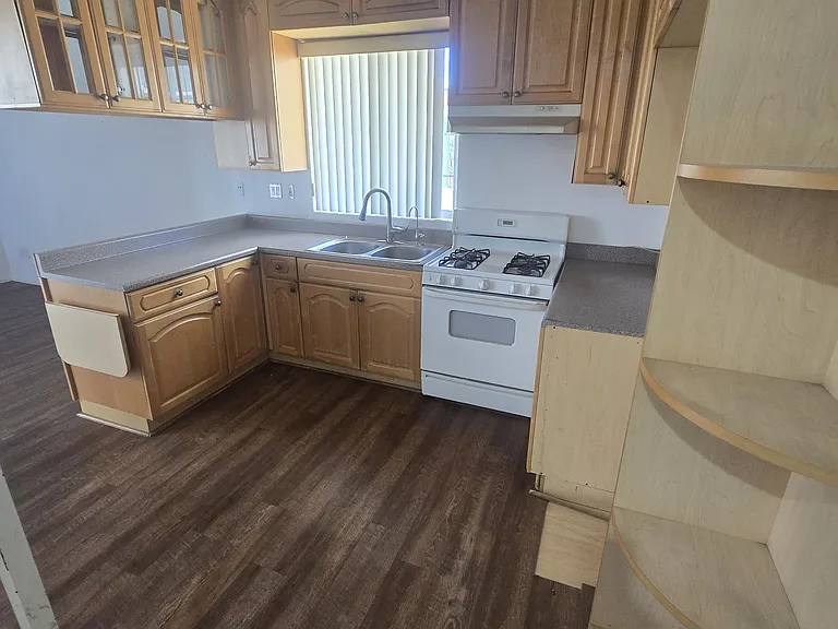 335 E Providencia Ave #101 — Photo 8