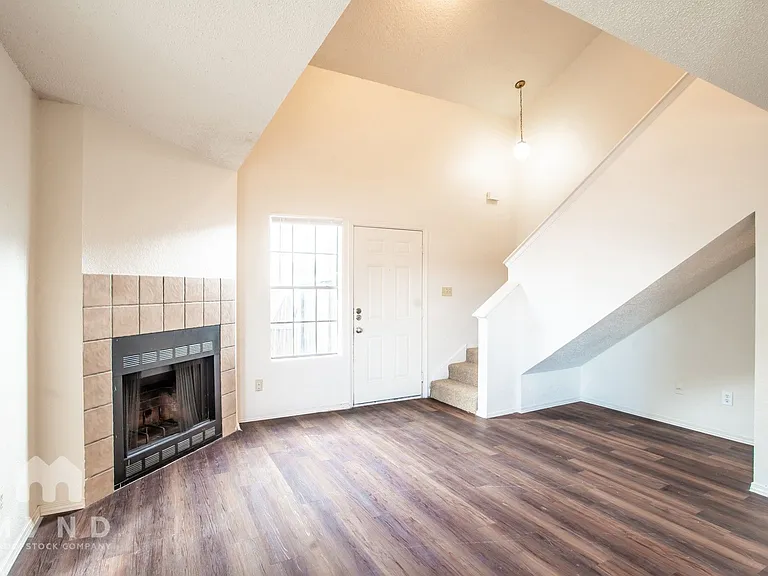 2214 Creekside Ln #D — Photo 6