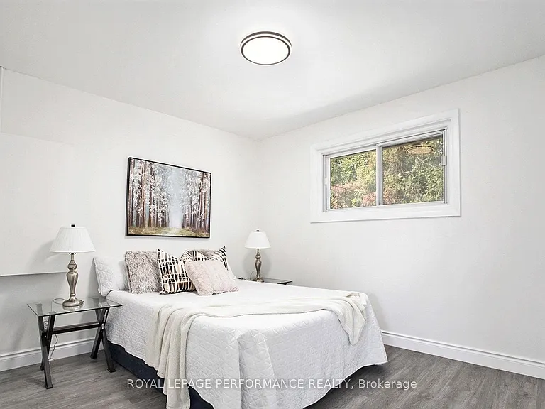 33 Majestic Dr — Photo 13