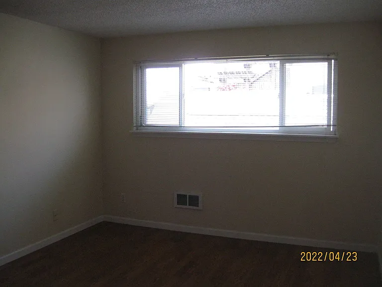 1001 Taylor Ave N — Photo 43