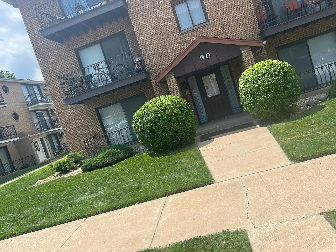 90 Luella Ave — Photo 1
