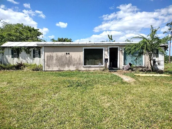 513 King Charles Cir, Deland, FL 32724